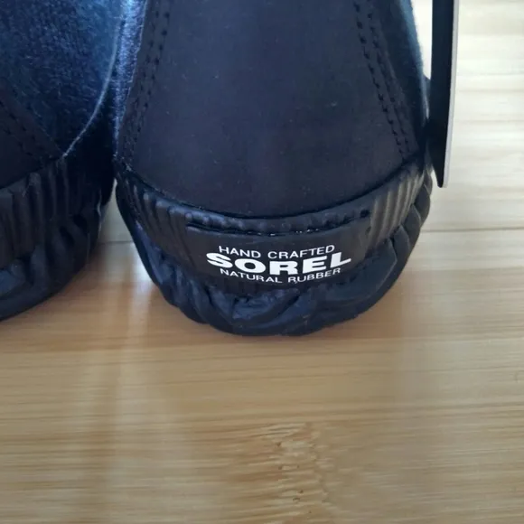 -NEW- Women's Sorel Out N About Plus Boots/Booties 6