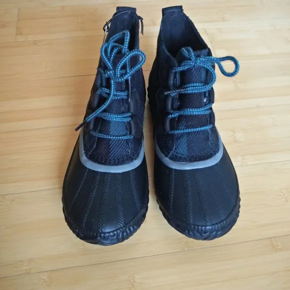-NEW- Women's Sorel Out N About Plus Boots/Booties 6