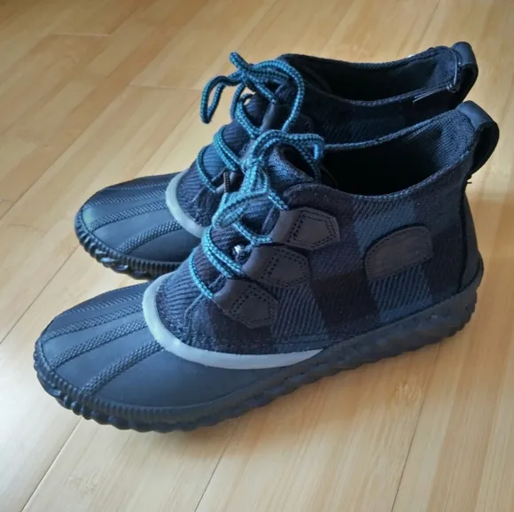 -NEW- Women's Sorel Out N About Plus Boots/Booties 6