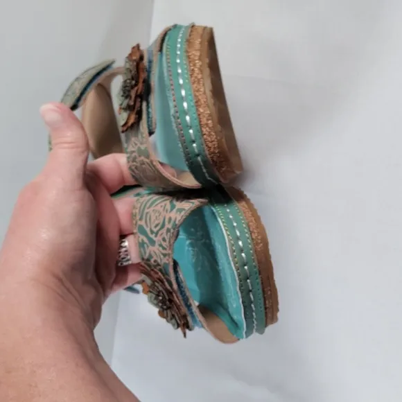 05400 L'Artiste by Spring Step teal &quot;Cuteness&quot; leather Sandals 40 9 NIB