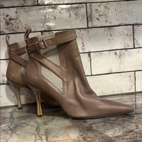 $1495 Manolo Blahnik Brown Heeled Boots with Ankle Strap Size 38/7.5
