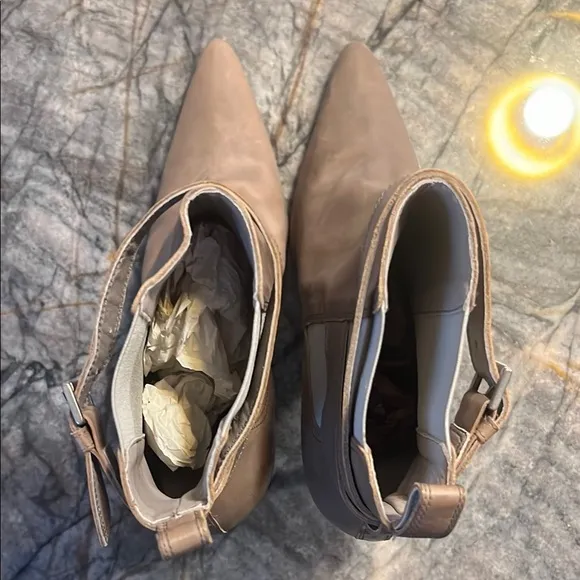 $1495 Manolo Blahnik Brown Heeled Boots with Ankle Strap Size 38/7.5