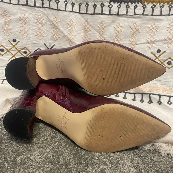 $210! Marc Fisher Daith Leather Maroon Crocodile Ankle Boots Block Heel size 7.5