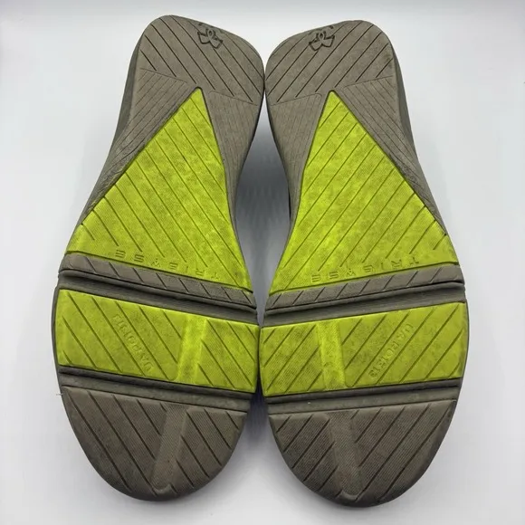 [3025052-300] Mens Under Armour TriBase Reign 4 Size 9.5