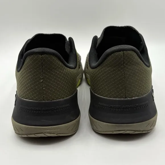 [3025052-300] Mens Under Armour TriBase Reign 4 Size 9.5