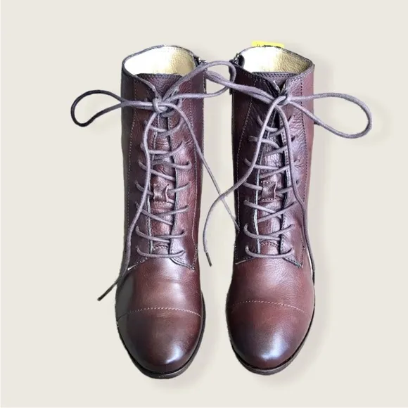 $365 Frye Courtney Brown Leather Lace Up Low Heeled Comfy Casual Ankle Bootie