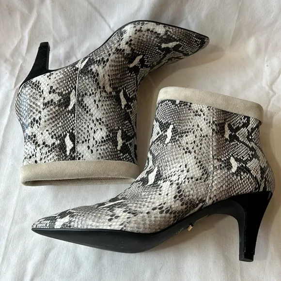 42 Gold Ojai Snakeskin Print Pointed Toe Heeled Leather Ankle Boot-Size 6.5 NWOB