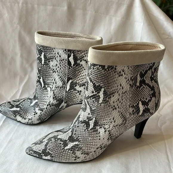 42 Gold Ojai Snakeskin Print Pointed Toe Heeled Leather Ankle Boot-Size 6.5 NWOB