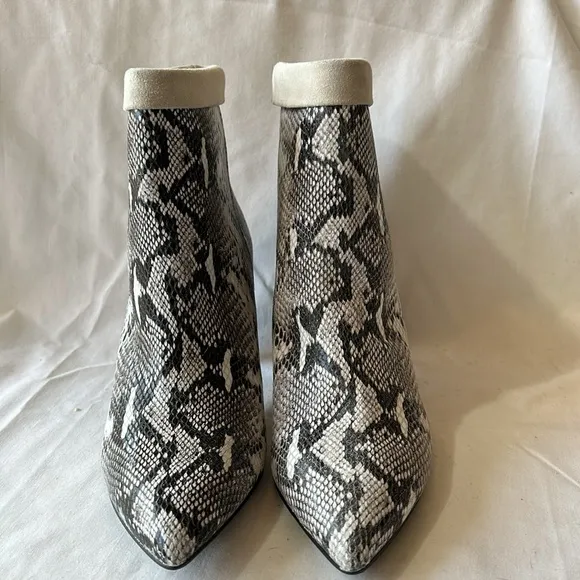 42 Gold Ojai Snakeskin Print Pointed Toe Heeled Leather Ankle Boot-Size 6.5 NWOB