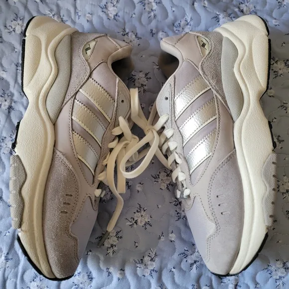 Adidad Women's  Retropy F90 Sneakers 7.5