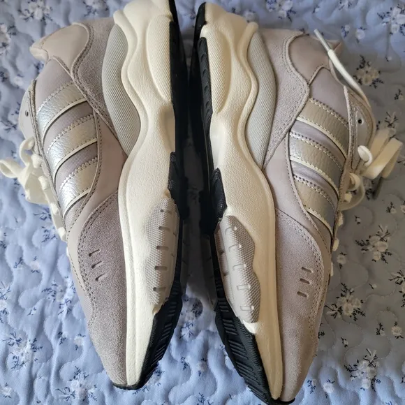 Adidad Women's  Retropy F90 Sneakers 7.5