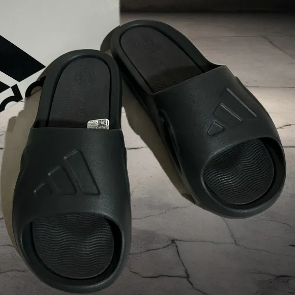 ADIDAS • Black Adicane Sandals Slides Includes Box
