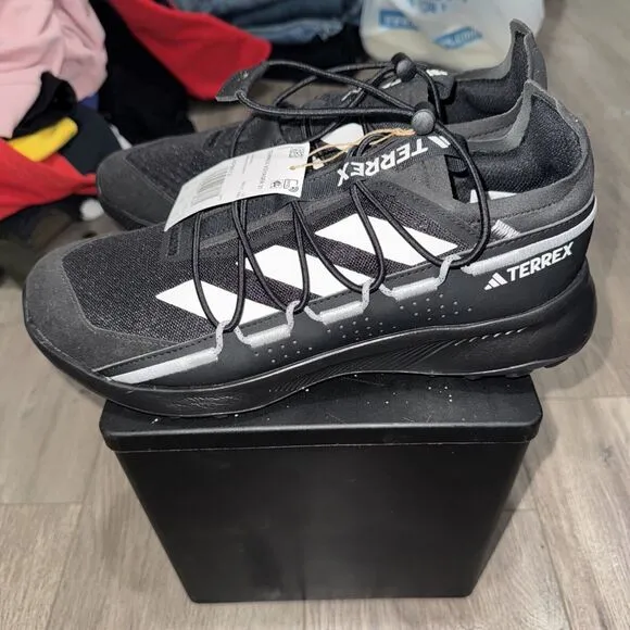 Adidas Terrex Voyager Travel Shoes, Core Black/Chalk White/Grey Two sz. 10.5 New