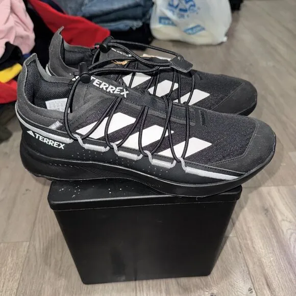 Adidas Terrex Voyager Travel Shoes, Core Black/Chalk White/Grey Two sz. 10.5 New