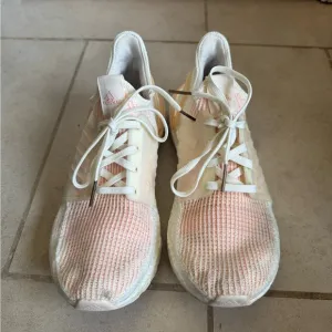 Adidas Women’s Ultraboost 19 Running Shoe Off White/Glow Orange F34073 Sz 10