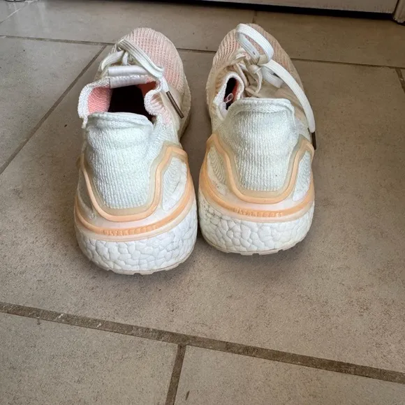 Adidas Women’s Ultraboost 19 Running Shoe Off White/Glow Orange F34073 Sz 10