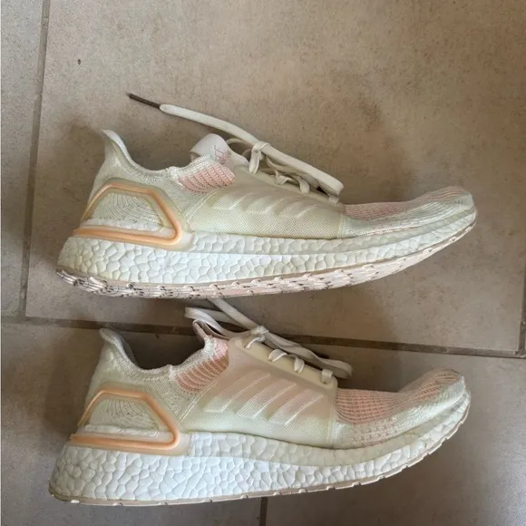 Adidas Women’s Ultraboost 19 Running Shoe Off White/Glow Orange F34073 Sz 10