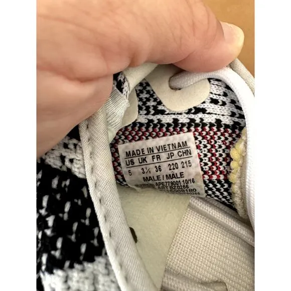 adidas Yeezy Boost 350 V2 Zebra size mens 5