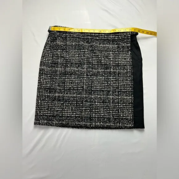 AKRIS Punto Plaid Wool Skirt