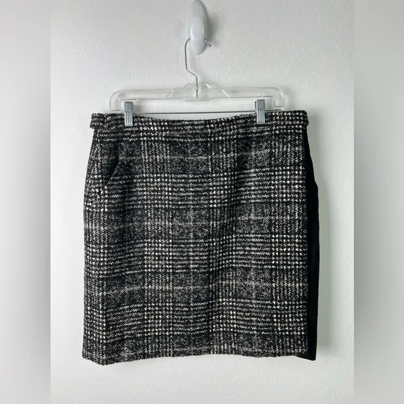 AKRIS Punto Plaid Wool Skirt