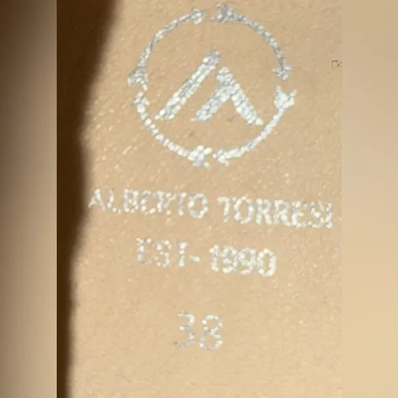 Alberto Torresi Malissa Boot Side Zip Quilted Leather Stiched Women’s Size 7.5