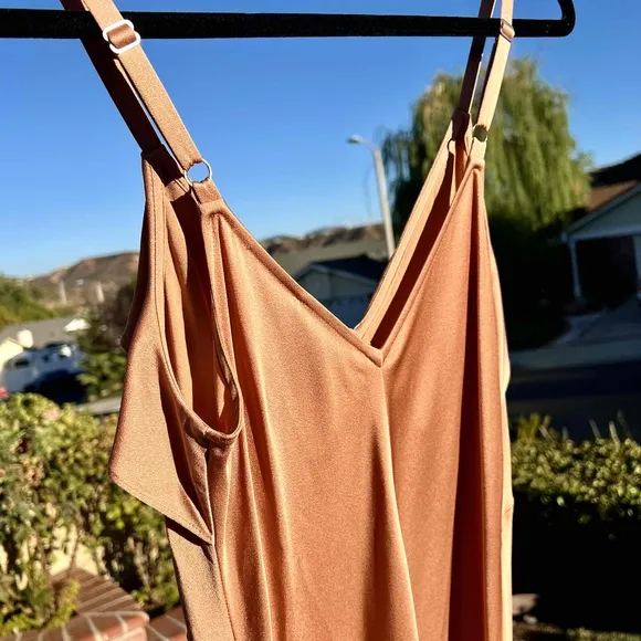 ALC Kinley Dress NWT Gold Pink Satin Ruffle Slip Size 4 but fits Med and Large