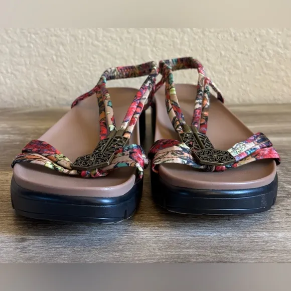 Alegria Roz Get Away Tan Tropical Print Sandals