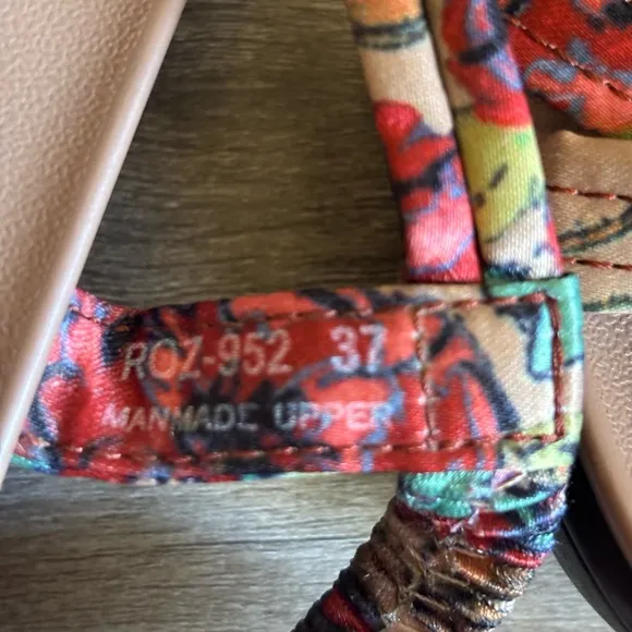 Alegria Roz Get Away Tan Tropical Print Sandals