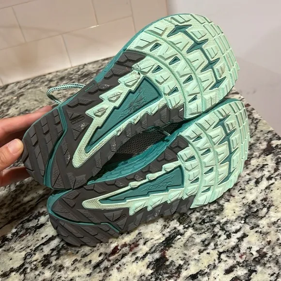 Altra Timp 4 Running shoes Hiking Trail running size 7 teal and grey