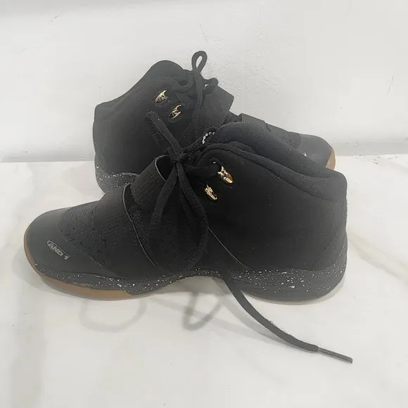 [AND1].&quot; CHOSEN 1&quot; boys size 4 black nubuck and leather hi top sneaker.