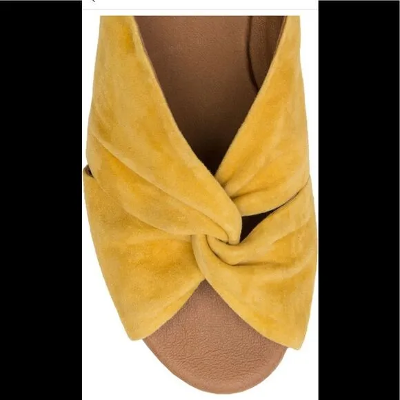 Andre Assous prune suede espadrille wedge sandals size 7