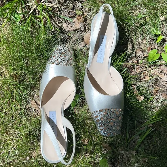 Anne Klein, Vintage Silver Slingback with Rhinestone filled Toe. 9M