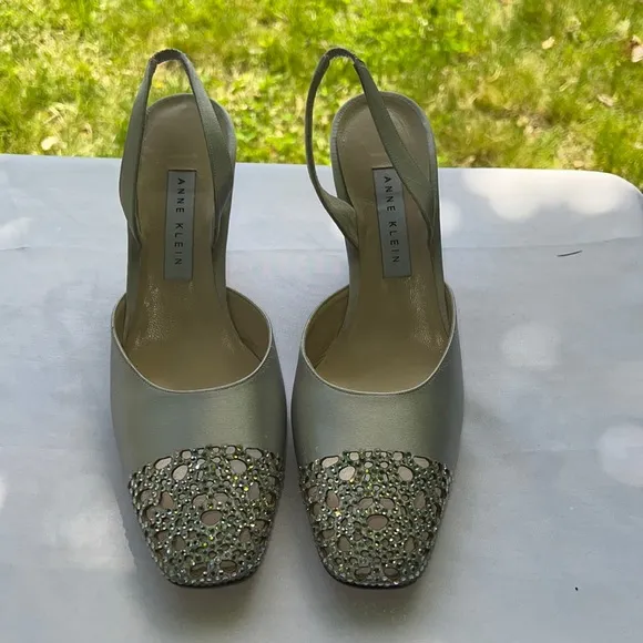 Anne Klein, Vintage Silver Slingback with Rhinestone filled Toe. 9M