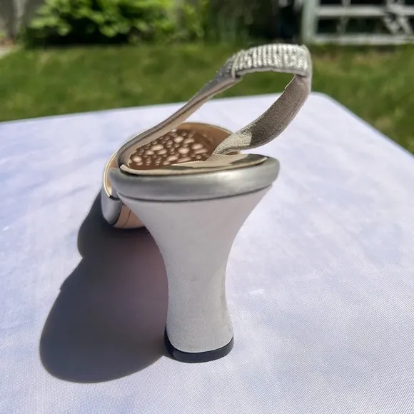 Anne Klein, Vintage Silver Slingback with Rhinestone filled Toe. 9M