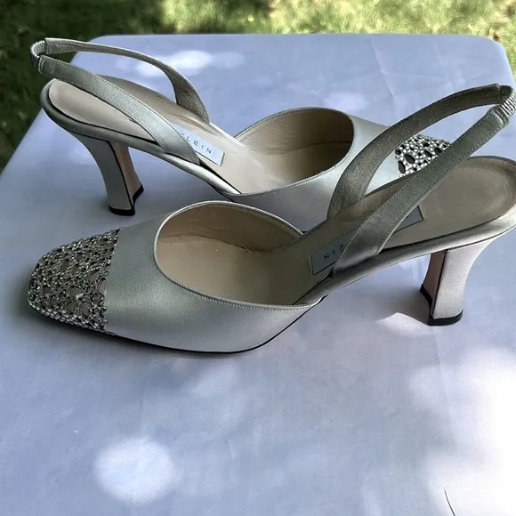 Anne Klein, Vintage Silver Slingback with Rhinestone filled Toe. 9M