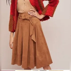 Anthropologie Akemi   Kin Suede Carmel faux suede midi Skirt. 14