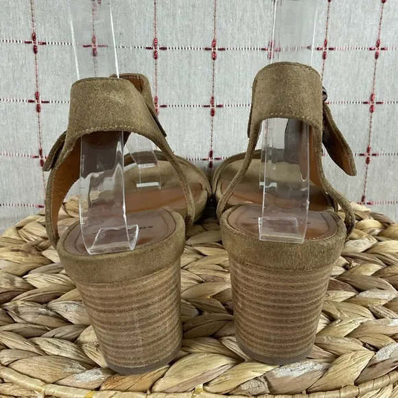 Aquatalia Brown Suede Ankle Wrap Heeled Sandals Size 8 PreLoved Ankle Buckle