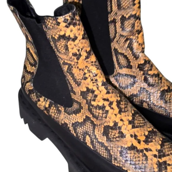 AQUATALIA CHELSEA ANKLE BOOTS HOLLY SNAKE EMBOSSED WATERPROOF Women’s Size 8 New