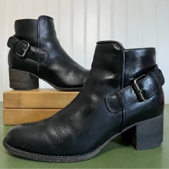 Aquatalia W’proof Moto/Biker Ankle Boots in Black Leather w Buckles *Italy*