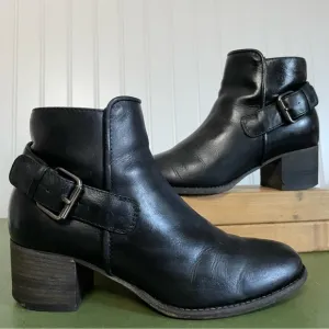 Aquatalia W’proof Moto/Biker Ankle Boots in Black Leather w Buckles *Italy*