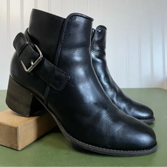 Aquatalia W’proof Moto/Biker Ankle Boots in Black Leather w Buckles *Italy*