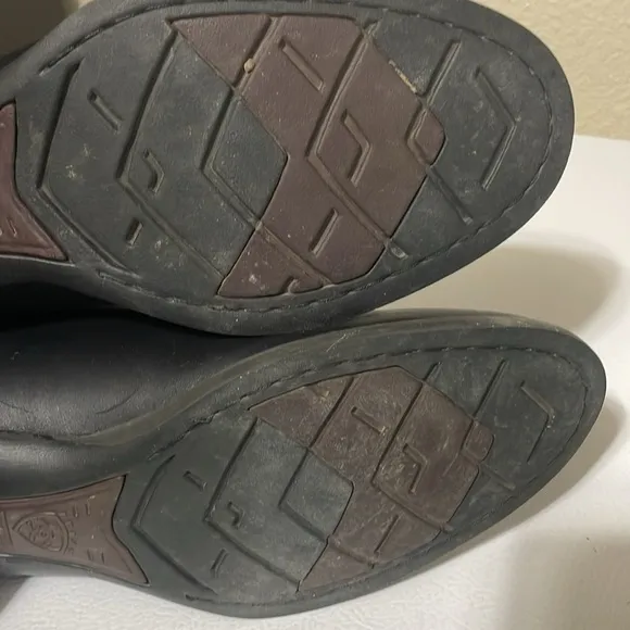 Ariat Men's Black Pull On Work Boots. Excellent Near New Condition. Size 13 D.