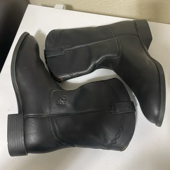 Ariat Men's Black Pull On Work Boots. Excellent Near New Condition. Size 13 D.