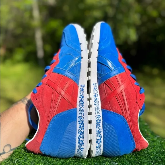 Asics Facets shoes in a stunning blue color.