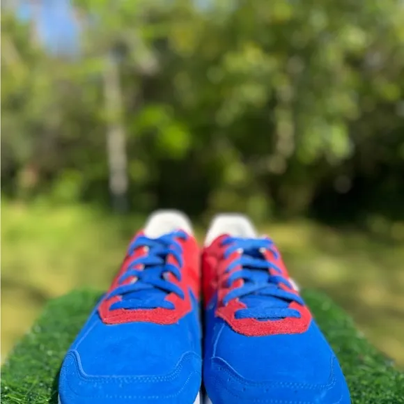Asics Facets shoes in a stunning blue color.
