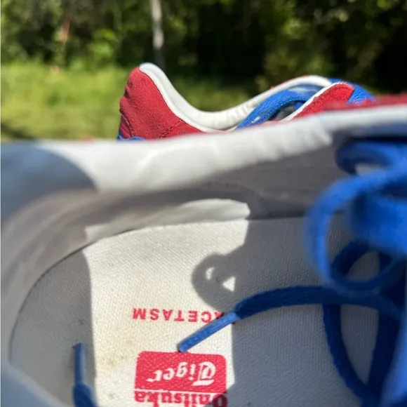 Asics Facets shoes in a stunning blue color.