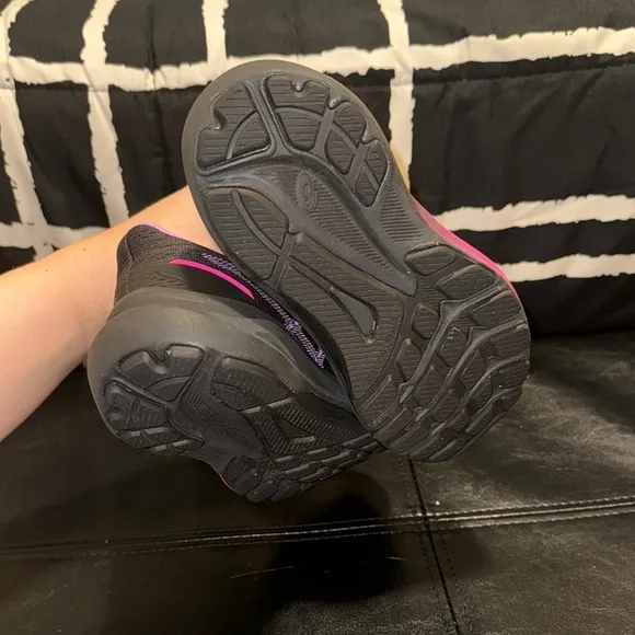 ASICS Kids' Black and Pink Shoes GT-1000 13