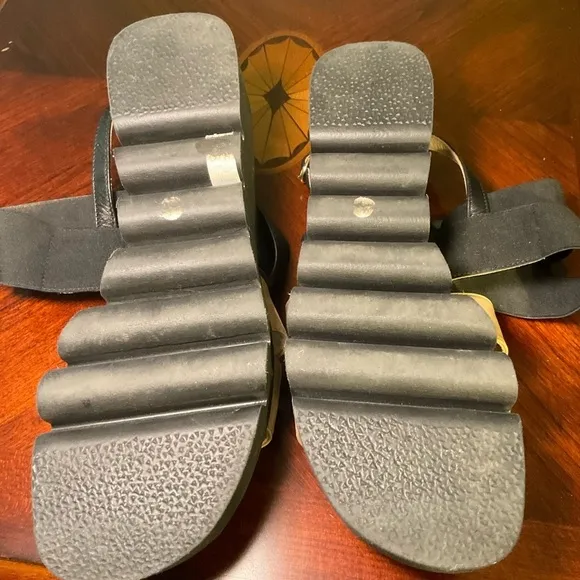 ASKA Designer Architectural Sandals. Ankle Strap. Platform.Size 9