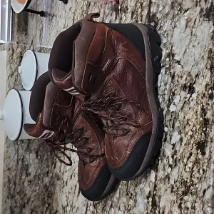 Avenger men's hiking boots
