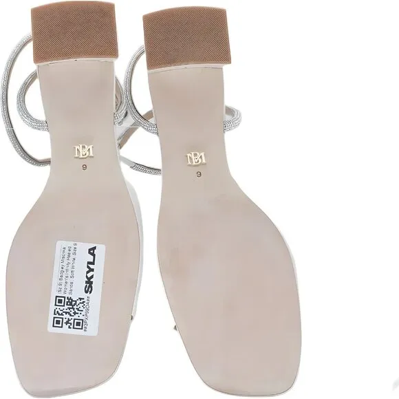 Badgley Mischka Heeled Sandal in Soft White for Women - Size 9